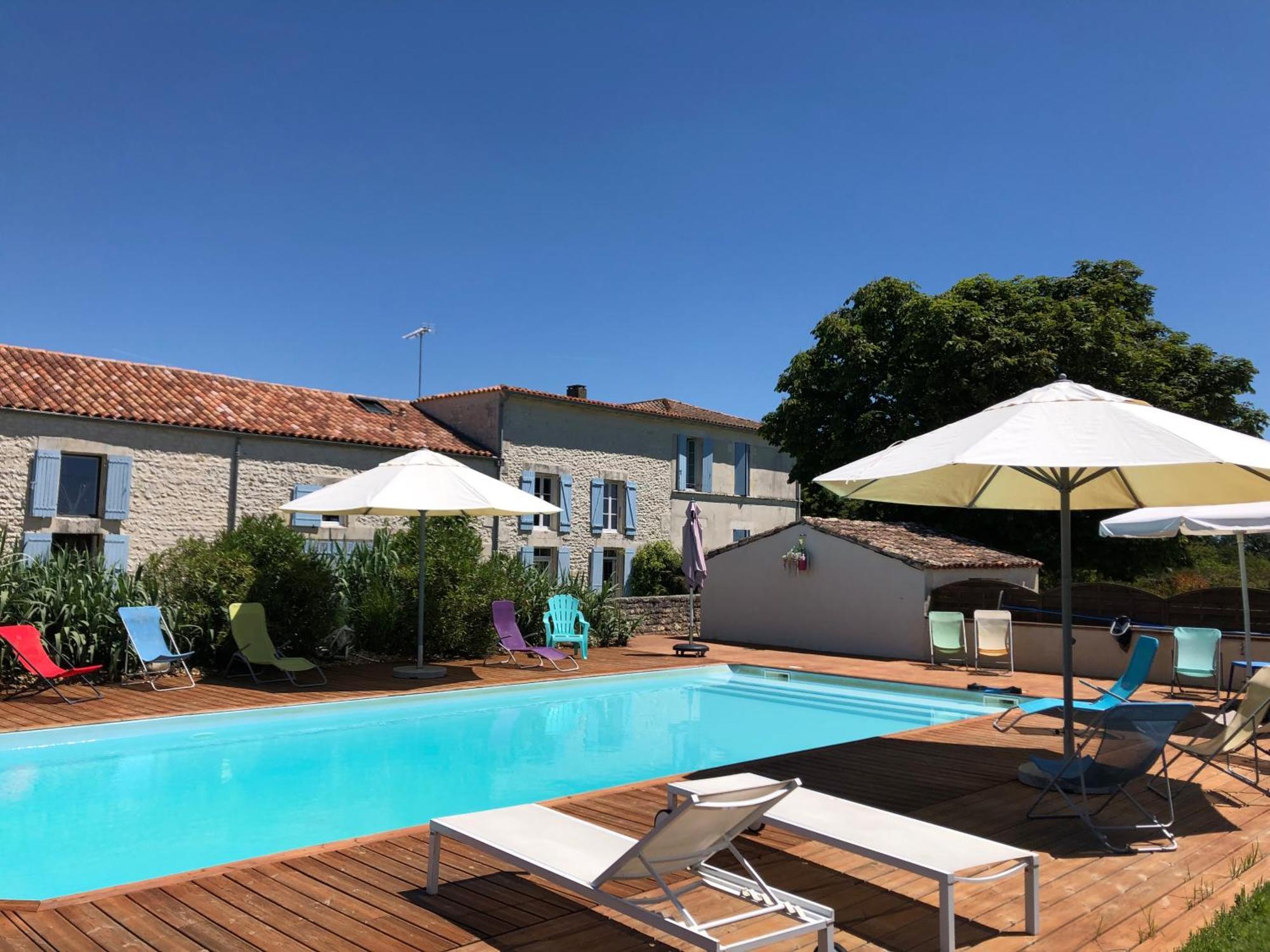 Hostal Le Domaine Des Aguins Saujon Exterior foto