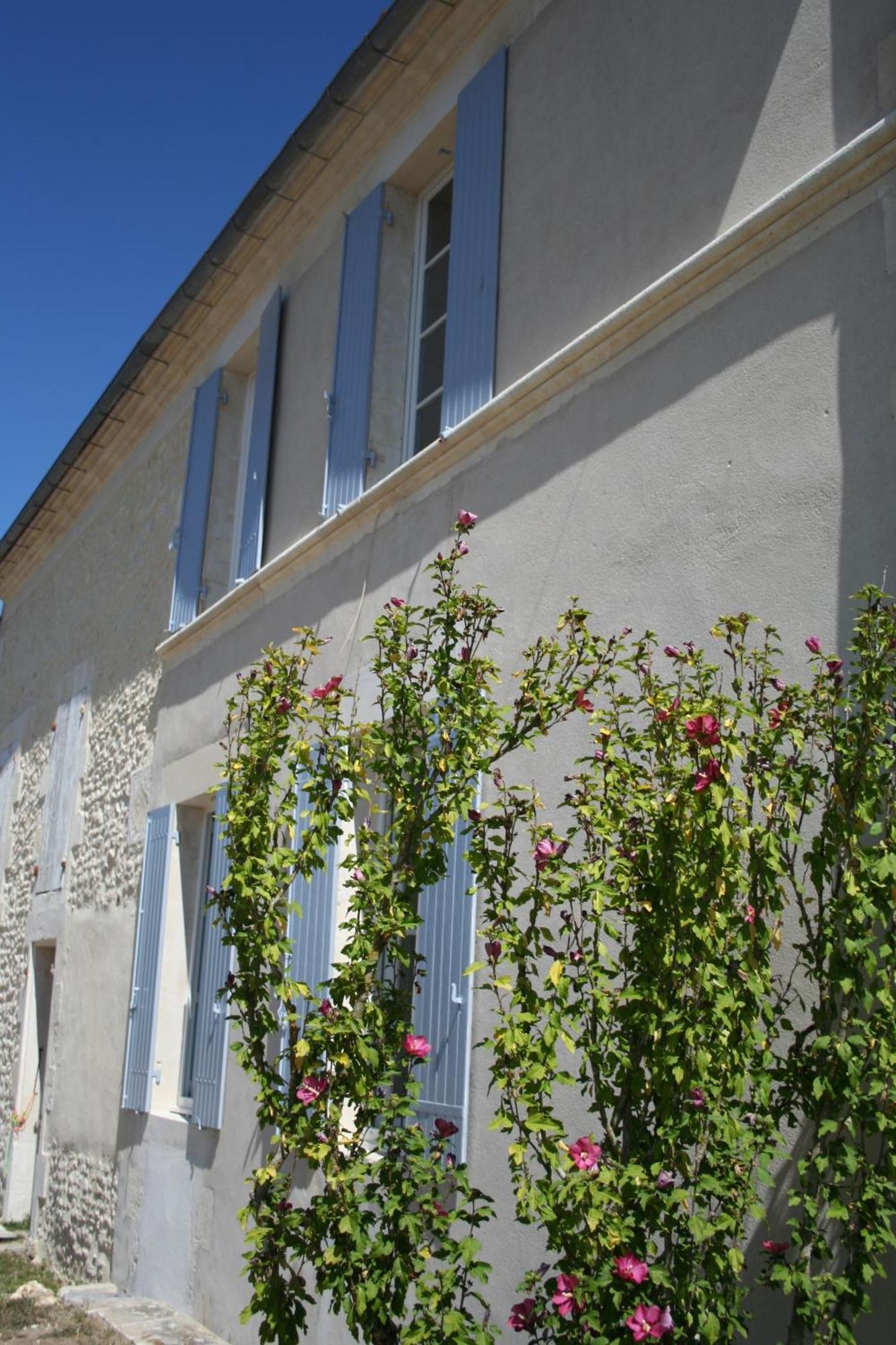Hostal Le Domaine Des Aguins Saujon Exterior foto