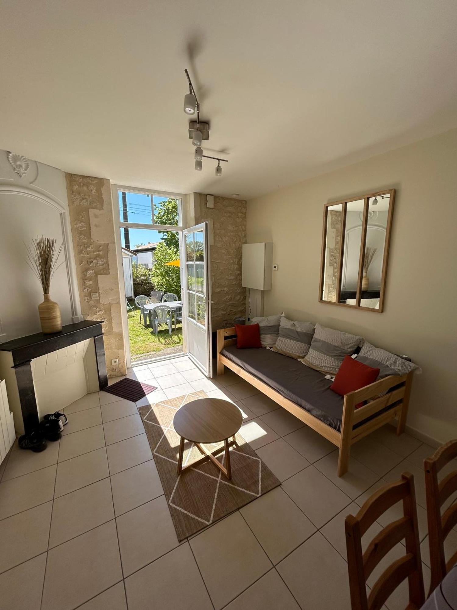 Hostal Le Domaine Des Aguins Saujon Exterior foto