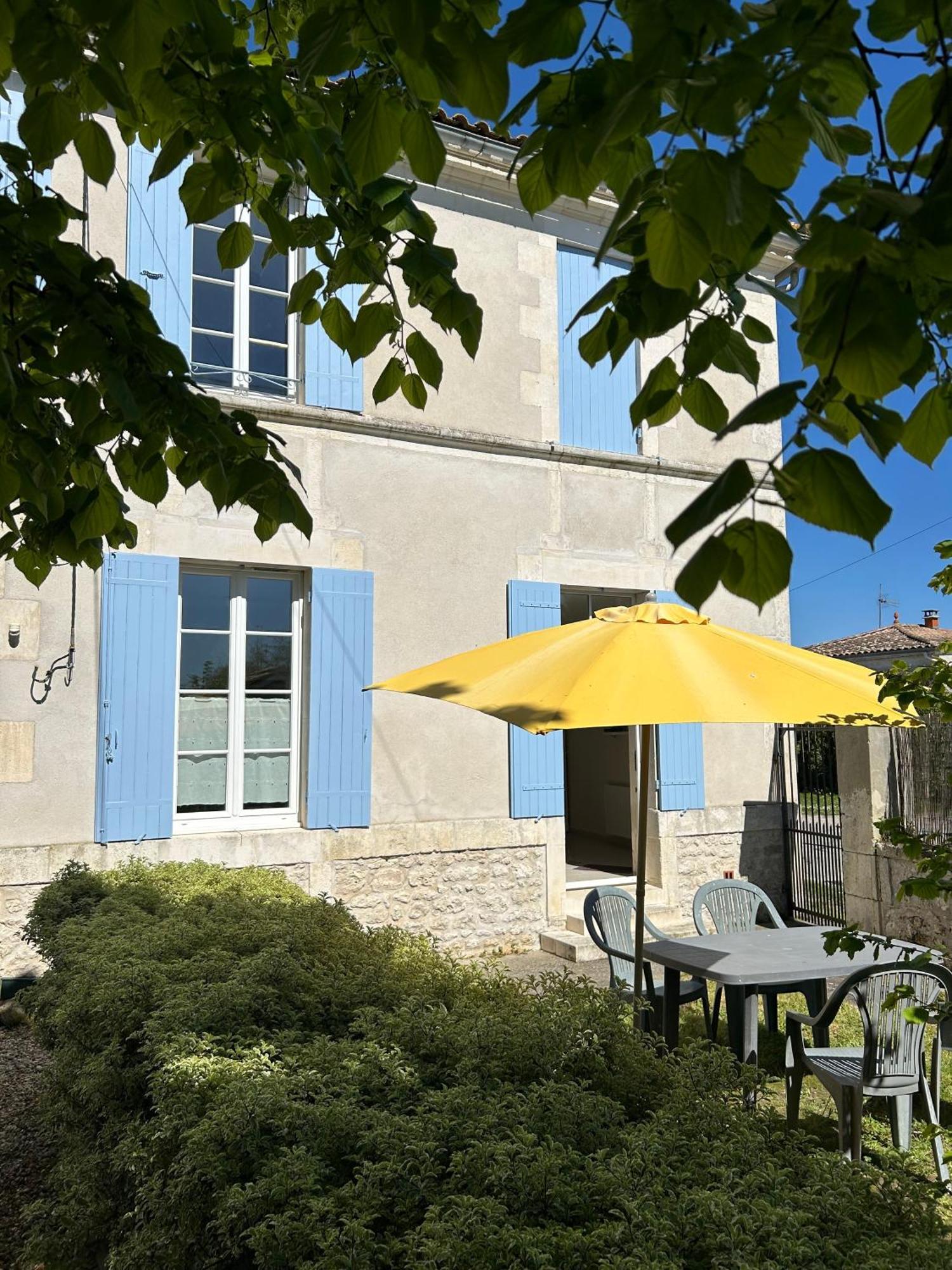 Hostal Le Domaine Des Aguins Saujon Exterior foto